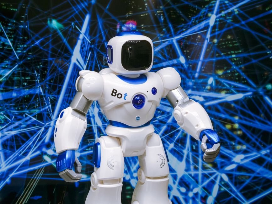 Une main robotique futuriste manipule des billets de banque, symbolisant les investissements massifs dans l'IA et la robotique.