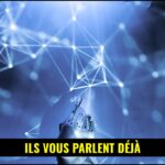 Un avatar numérique hyperréaliste de journaliste conversant avec un utilisateur, symbolisant l'interaction homme-IA.