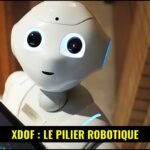 Un bras robotisé manipulant un objet dans un environnement de laboratoire, symbolisant la collecte de données pour l'entraînement de robots.